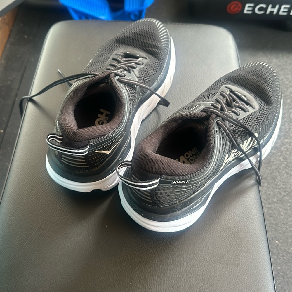 Hoka Bondi